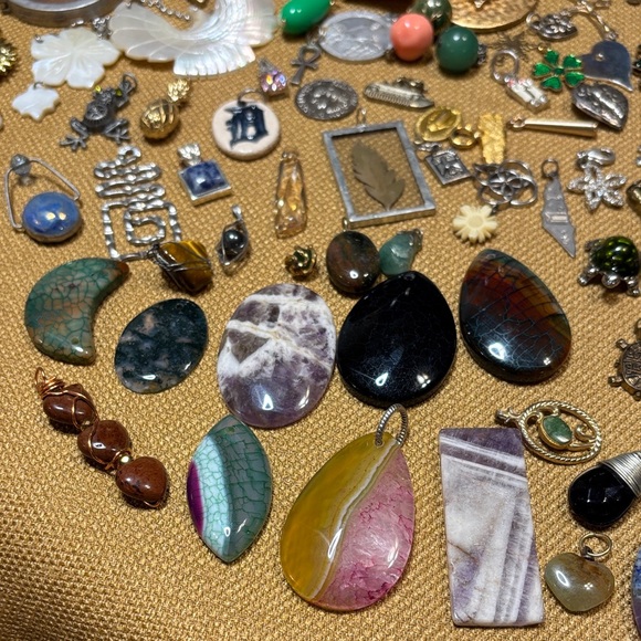 Huge bundle of pendants & charms - Picture 3 of 17